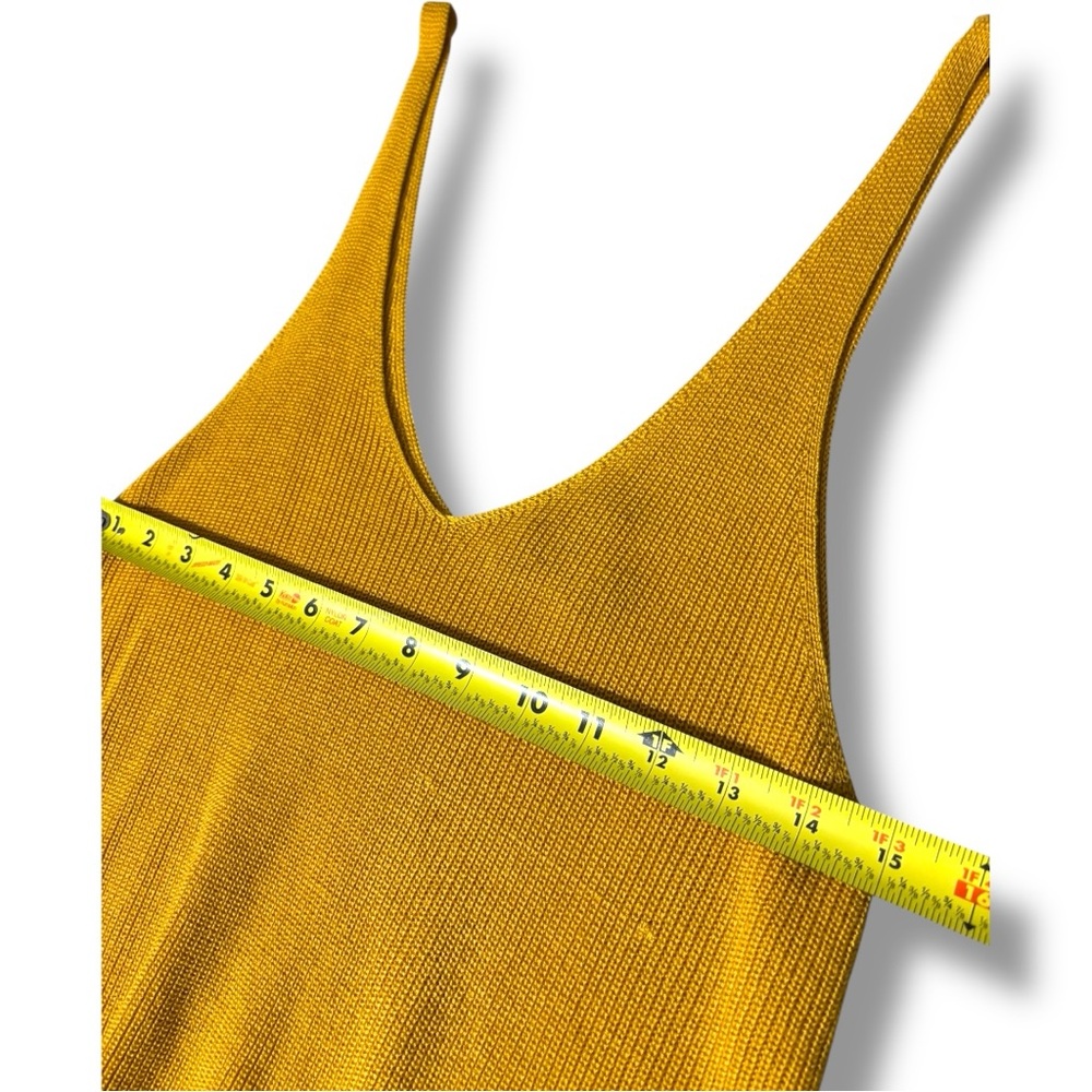 Forever 21 Mustard Knit V Neck Relaxed Fit Sleeveless Classic Style Tank Top - Picture 10 of 14